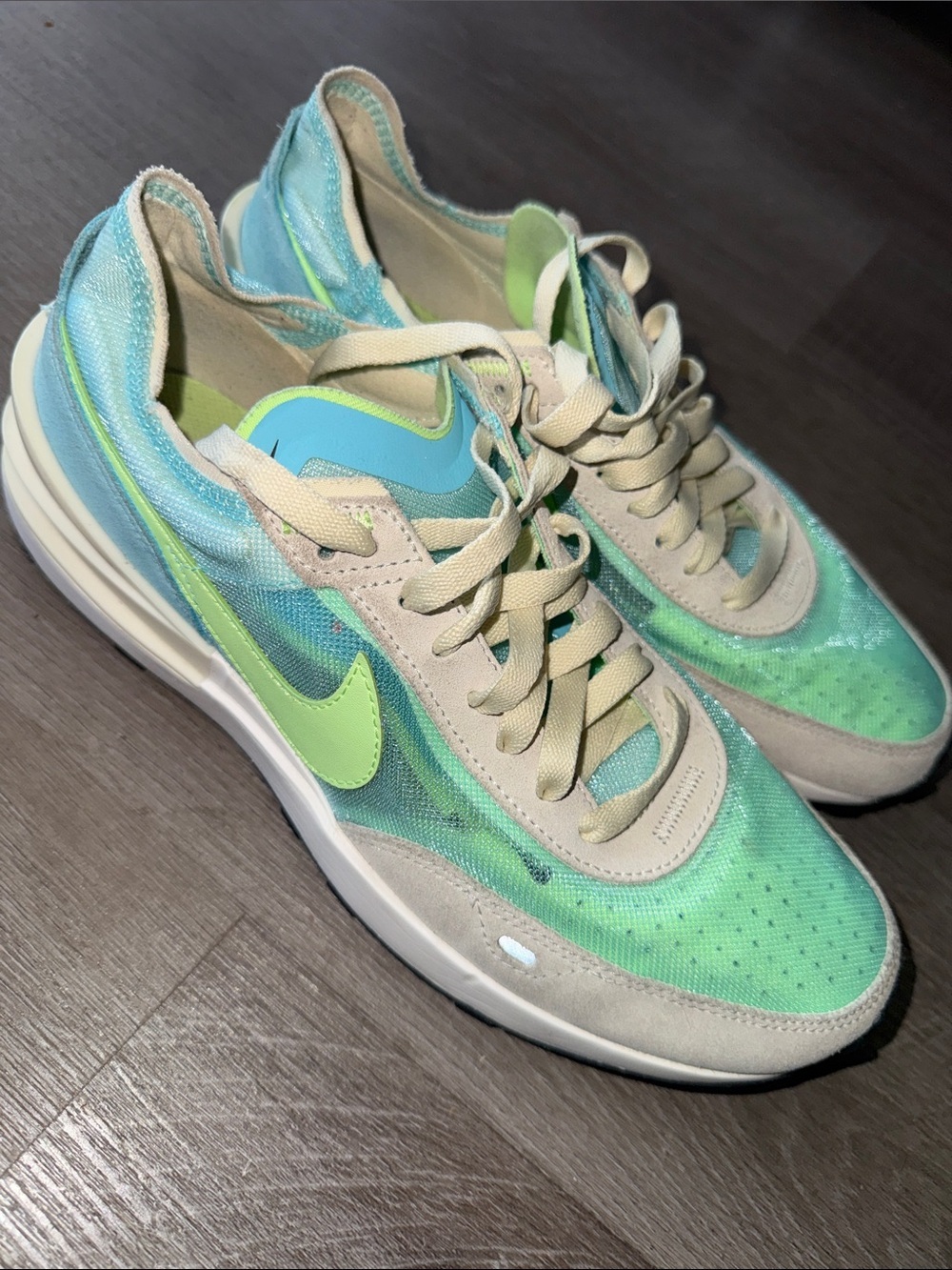 Nike Waffle One Sneaker Bleached Aqua Lime Glow Womens Size 9